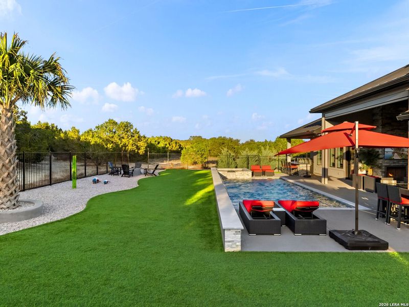 Community amenities in , Canyon Lake (Image 56).