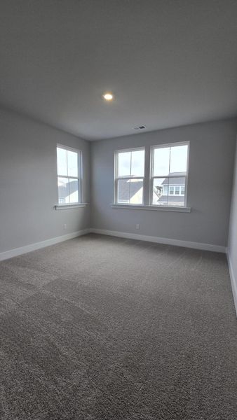 Spacious, unfurnished interior of a new home in , Summerville (Image 20).