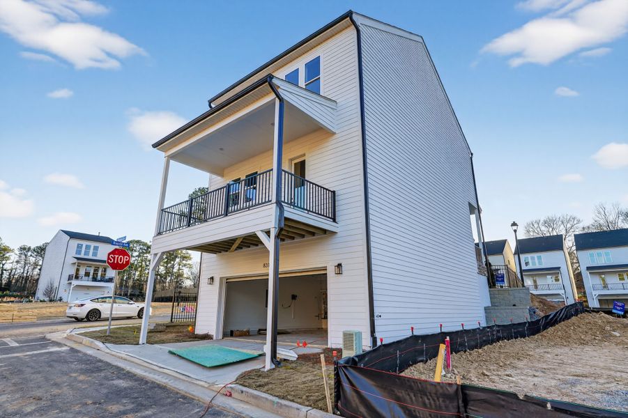 Exterior details and patio area of a home in Celesta, Decatur (Image 3).