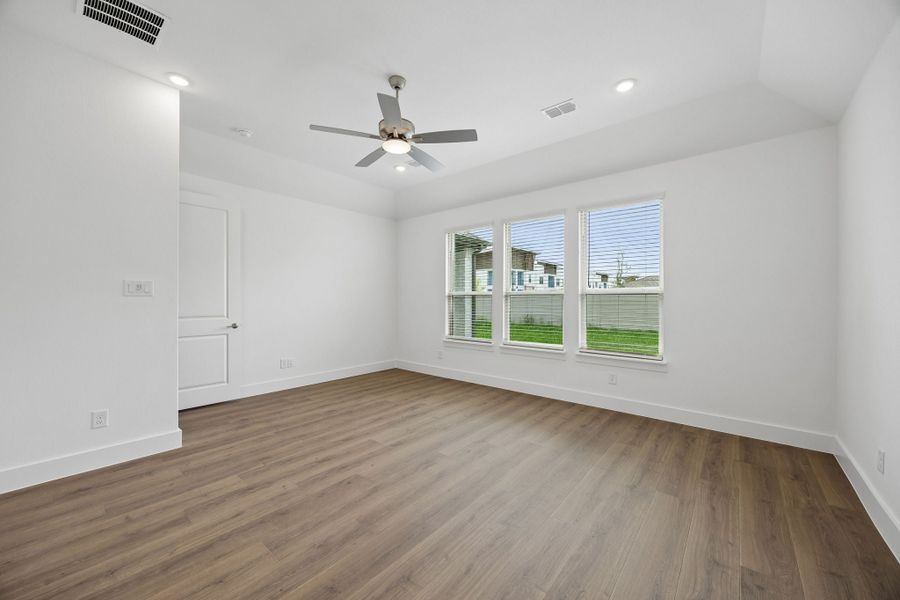 Representative unfurnished interior of a home built from the Winspear by Centre Living Homes in Painted Tree Woodland West, McKinney (Image 22).