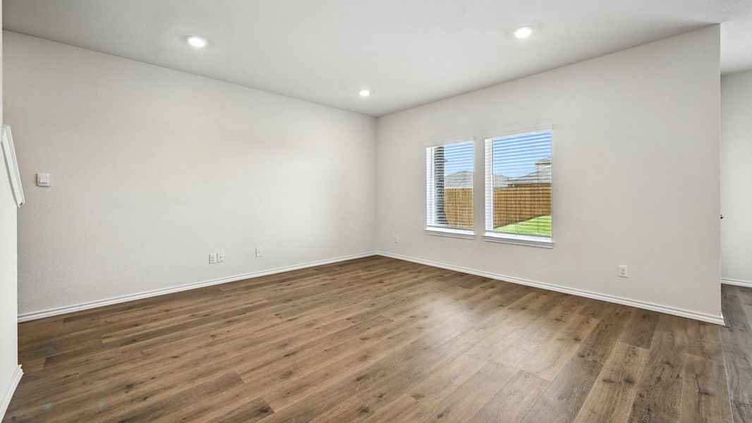 Spacious, unfurnished interior of a new home in Wildcat Ranch, Crandall (Image 15).