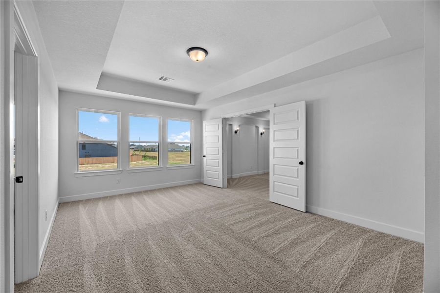 Spacious, unfurnished interior of a new home in Fulshear Lakes - 60', Fulshear (Image 17).