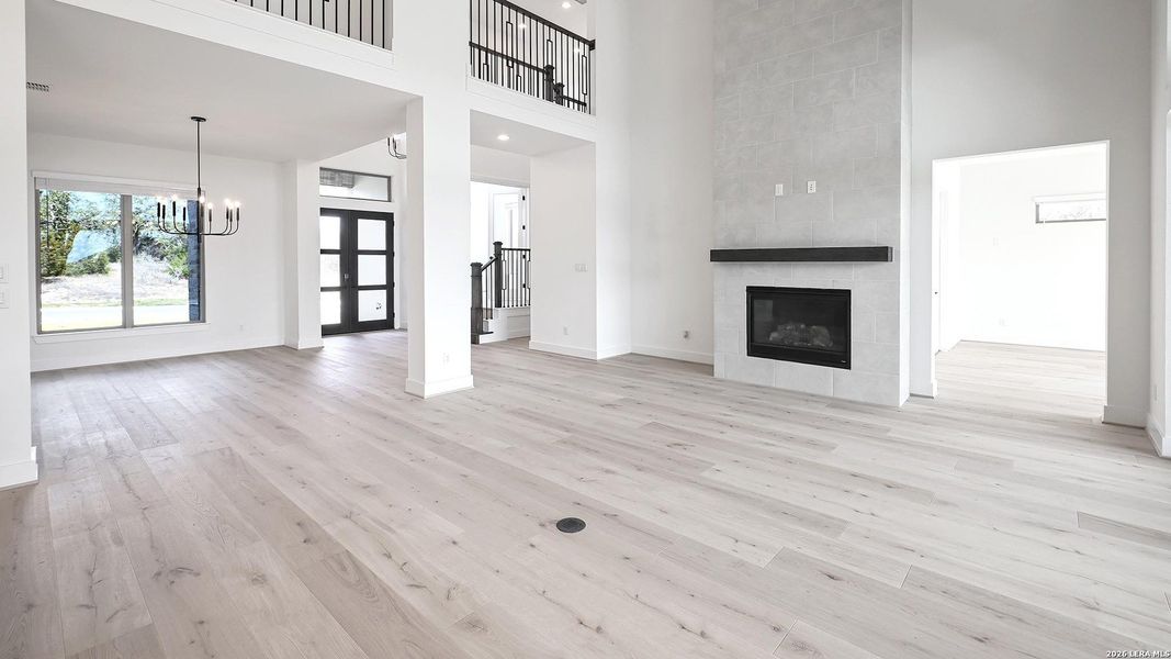 Spacious, unfurnished interior of a new home in Johnson Ranch, Bulverde (Image 16).