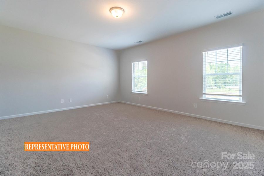 Spacious, unfurnished interior of a new home in Cedar Meadows, Monroe (Image 13).