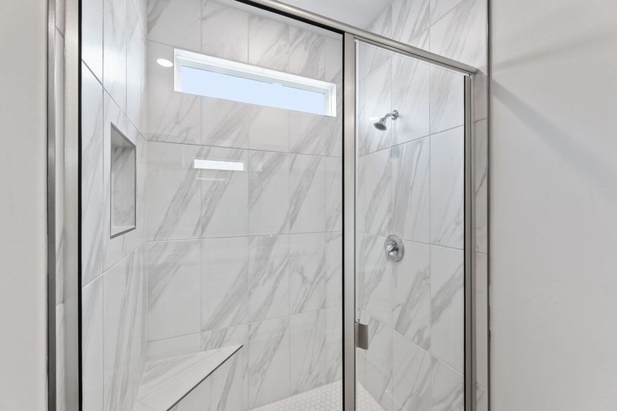 Representative interior finishes for a home built from the Alto by Hakes Brothers in The Woodlands, Mico (Image 6).