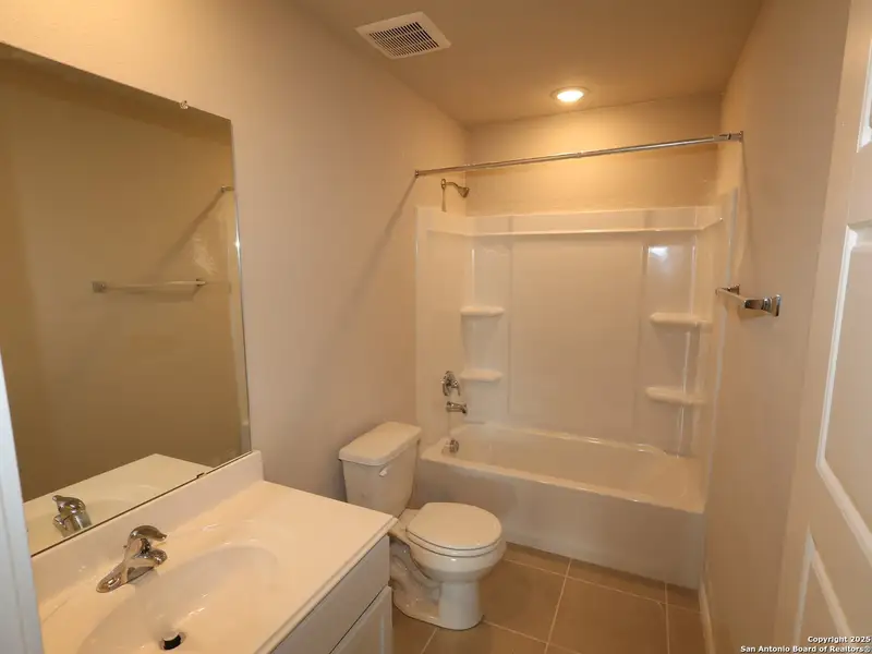 Furnished interior view inside a new home in Winding Brook, San Antonio (Image 6). Furnished interior view inside a new home in Winding Brook, San Antonio (Image 6).