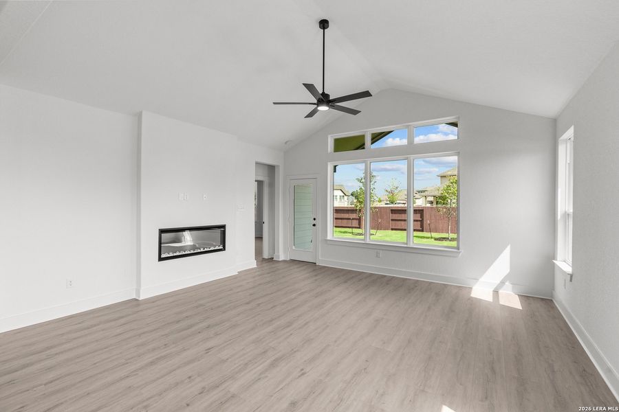 Spacious, unfurnished interior of a new home in Stillwater Ranch, San Antonio (Image 16). Spacious, unfurnished interior of a new home in Stillwater Ranch, San Antonio (Image 16).