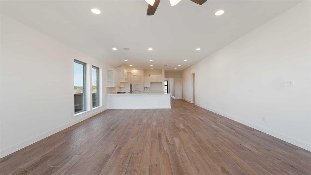 Spacious, unfurnished interior of a new home in Devonshire, Forney (Image 9).