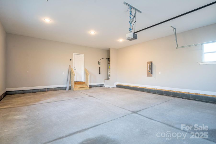 Spacious, unfurnished interior of a new home in , Denver (Image 40).