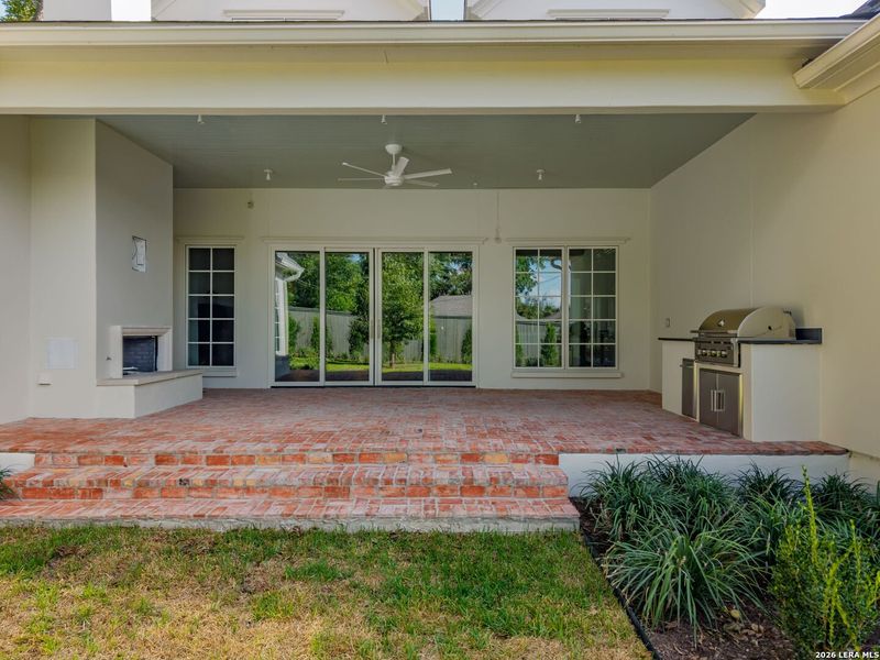 Exterior details and patio area of a home in , San Antonio (Image 4).