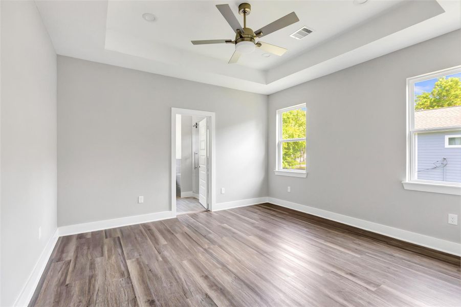 Spacious, unfurnished interior of a new home in , Houston (Image 17).