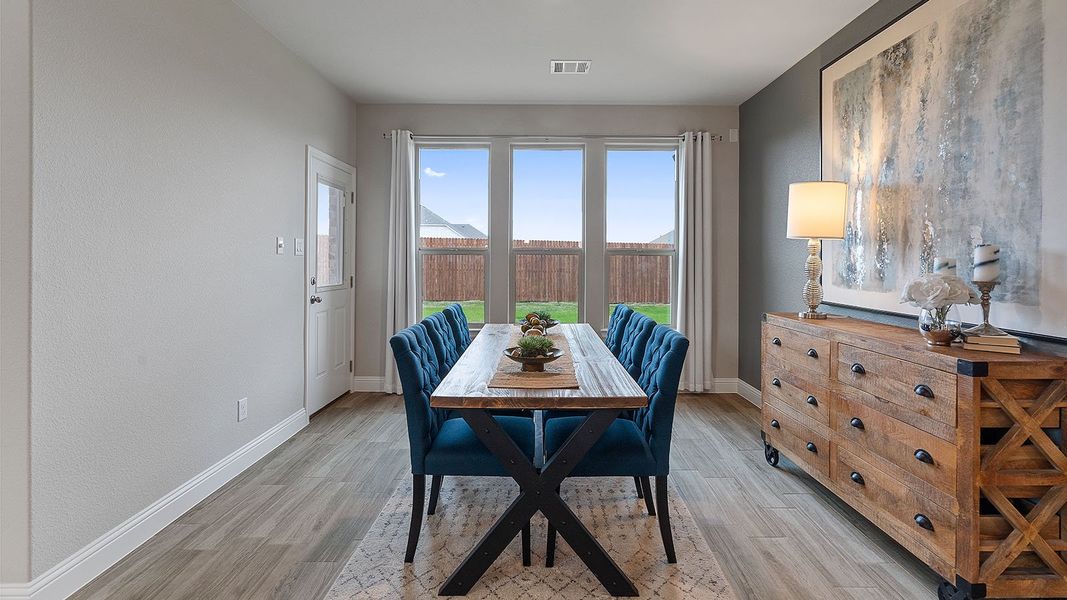 Representative furnished interior of a home built from the Wimberley by D.R. Horton in Lakeview Pointe, Grand Prairie (Image 18).