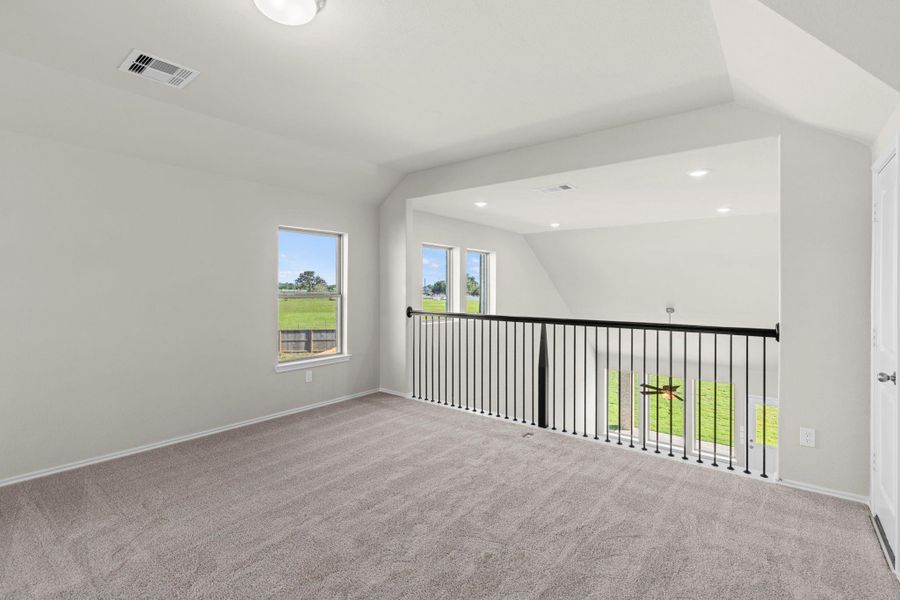 Spacious, unfurnished interior of a new home in Candela, Richmond (Image 32).