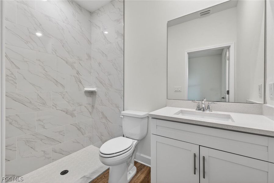 Furnished interior view inside a new home in Cape Coral, Cape Coral (Image 6).