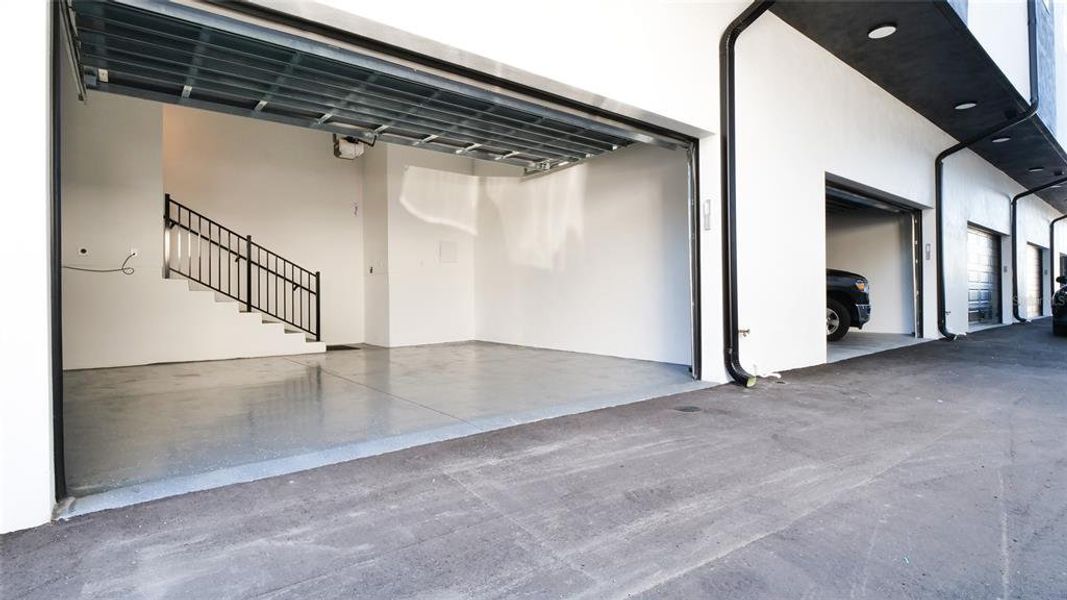 Spacious, unfurnished interior of a new home in , St. Petersburg (Image 23).