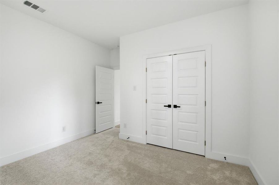 Spacious, unfurnished interior of a new home in , Denison (Image 32).