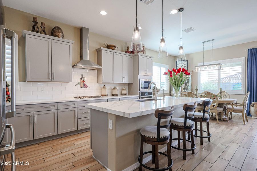 Gas Cooktop and Modern Vent Hood