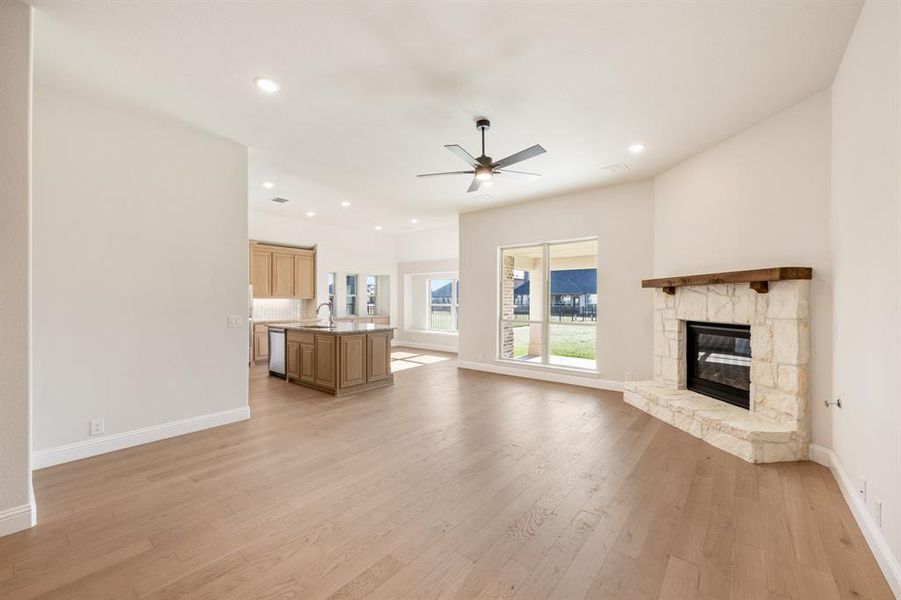 Spacious, unfurnished interior of a new home in Abe's Landing, Granbury (Image 26). Spacious, unfurnished interior of a new home in Abe's Landing, Granbury (Image 26).