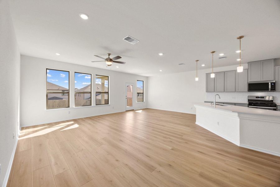 Spacious, unfurnished interior of a new home in Salerno - Classic Collection, Round Rock (Image 30).