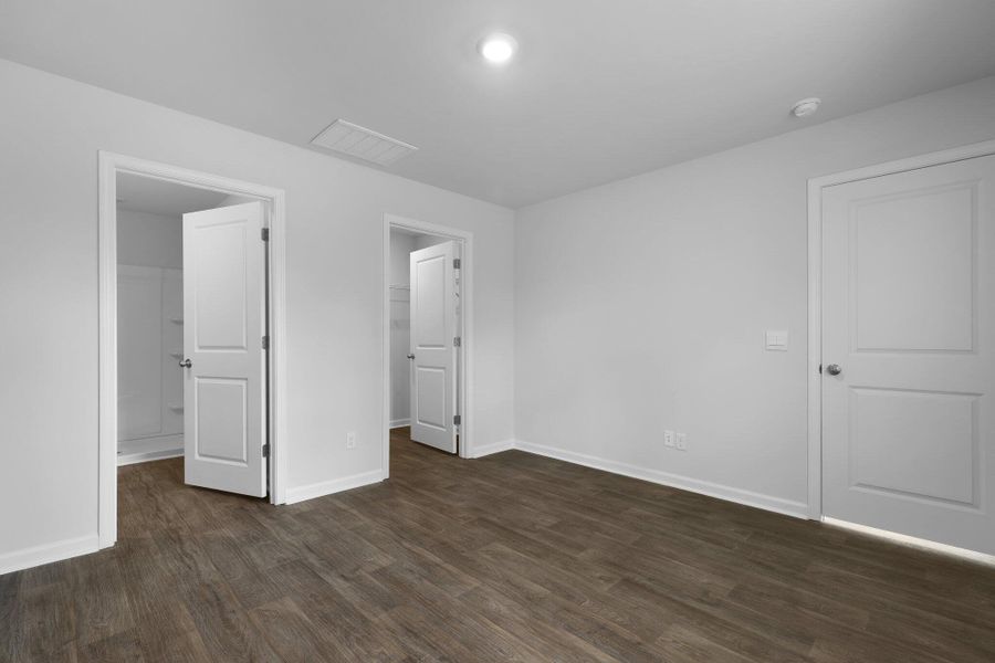 Spacious, unfurnished interior of a new home in Center Pointe, Santee (Image 12).