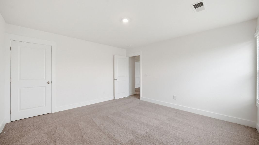 Spacious, unfurnished interior of a new home in The Hideaway at Fox Meadows, Bluff City (Image 19).