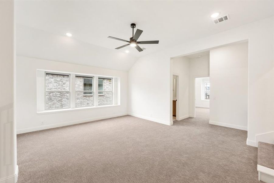 Spacious, unfurnished interior of a new home in Windsong Ranch Classic 61, Prosper (Image 31).