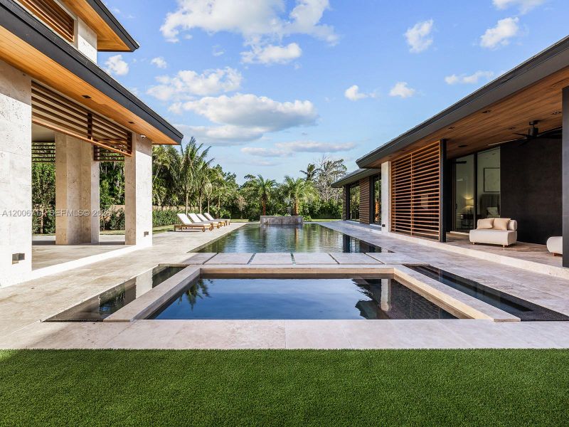 Exterior details and patio area of a home in , Pinecrest (Image 3).