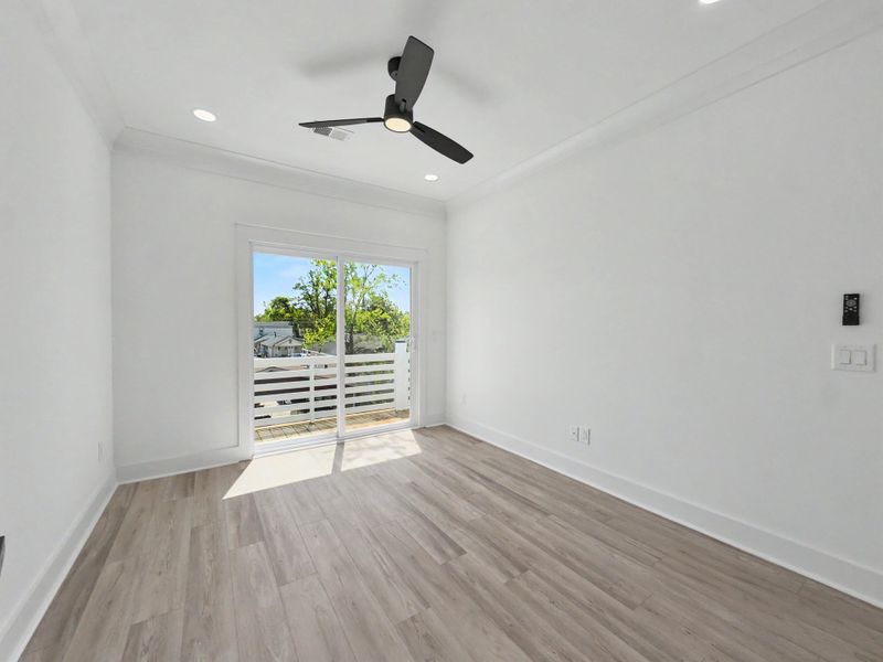 Spacious, unfurnished interior of a new home in , North Charleston (Image 20).