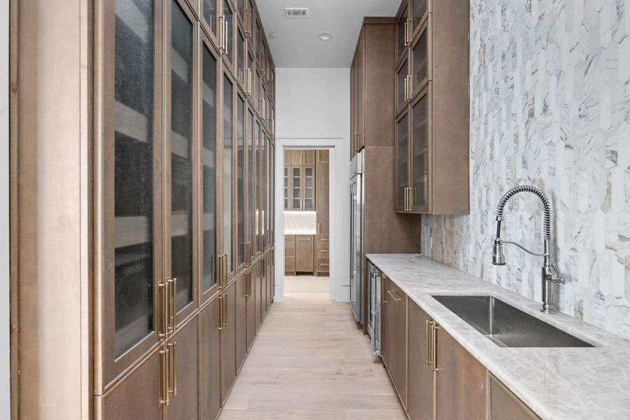 Furnished interior view inside a new home in , Lakeway (Image 16).