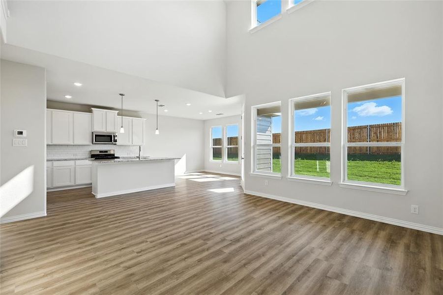 Spacious, unfurnished interior of a new home in Pebblebrook, Sherman (Image 16).