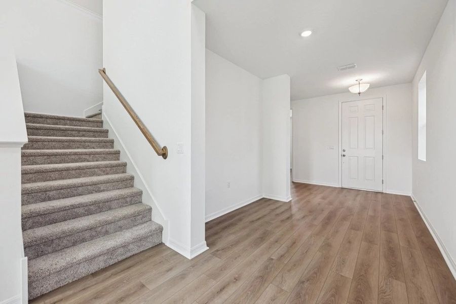 Spacious, unfurnished interior of a new home in Northlake at Ovation, Winter Garden (Image 18).