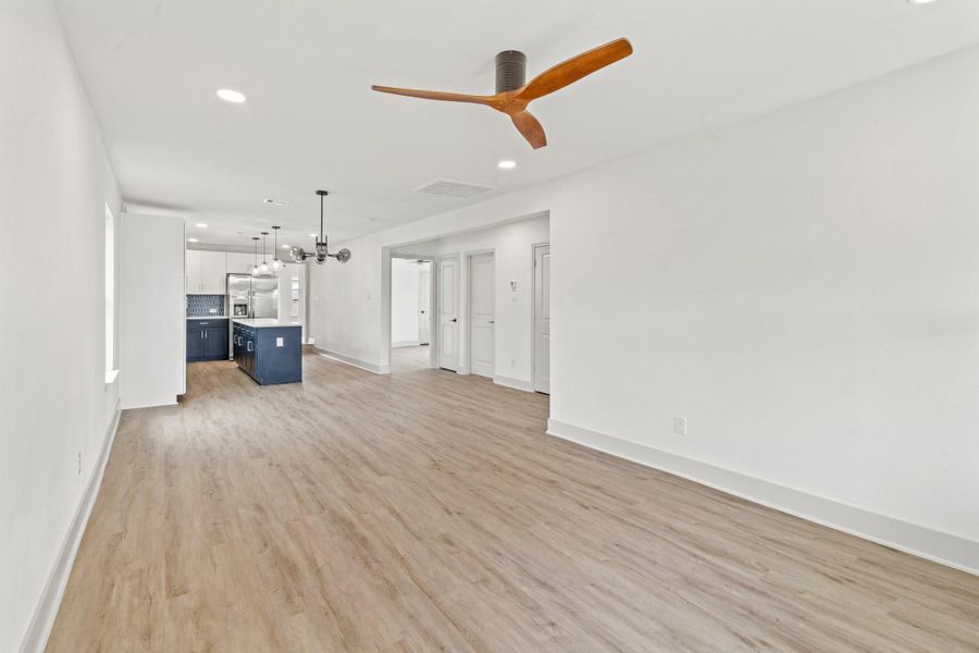 Spacious, unfurnished interior of a new home in , Houston (Image 27).
