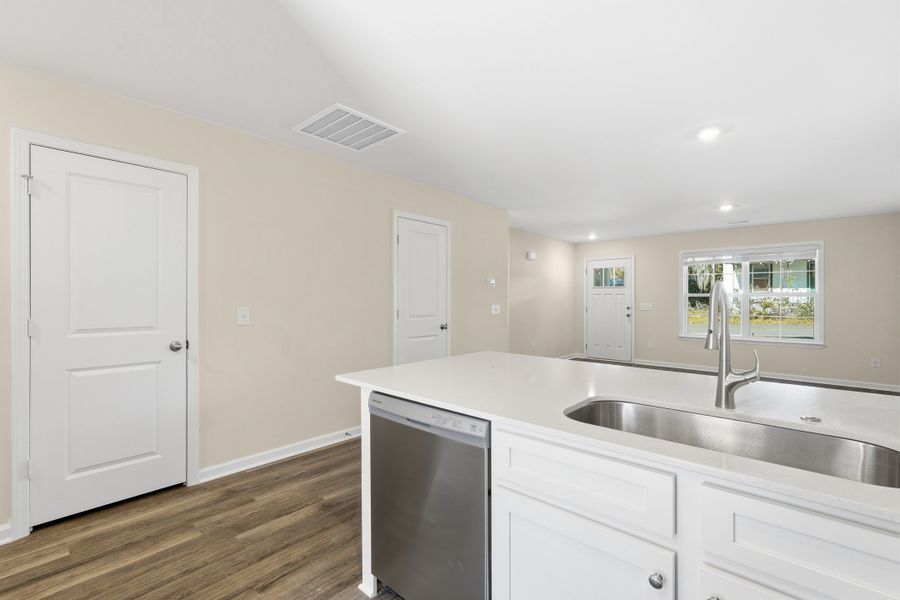 Representative furnished interior of a home built from the Dogwood B 1-Car by McGuinn Homes in Select Homesites Ridgeland, Ridgeland (Image 7).