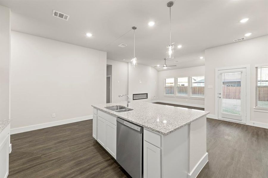 11. 2404 Overlook - Kitchen (4)