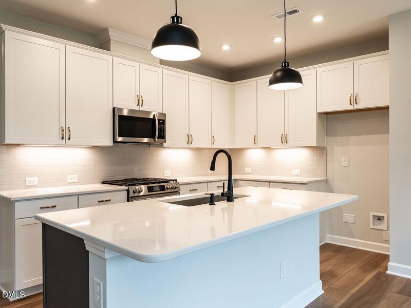 012-1280x960-kitchen