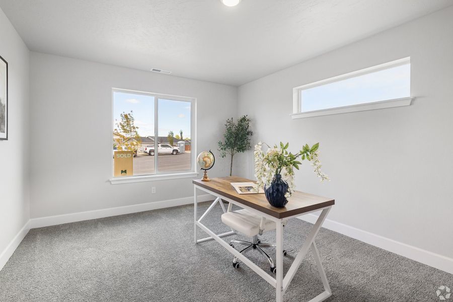 Furnished interior view inside a new home in IronHorse, Prineville (Image 12).
