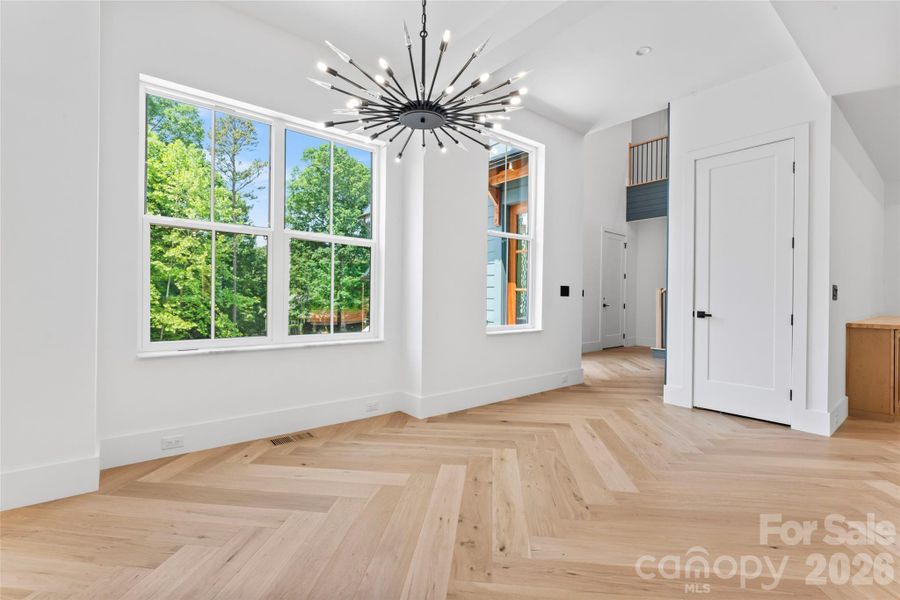 breakfast/dining off entry