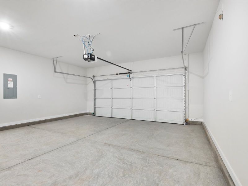 Spacious, unfurnished interior of a new home in Cedar Shoals - Signature Collection, Piedmont (Image 16).