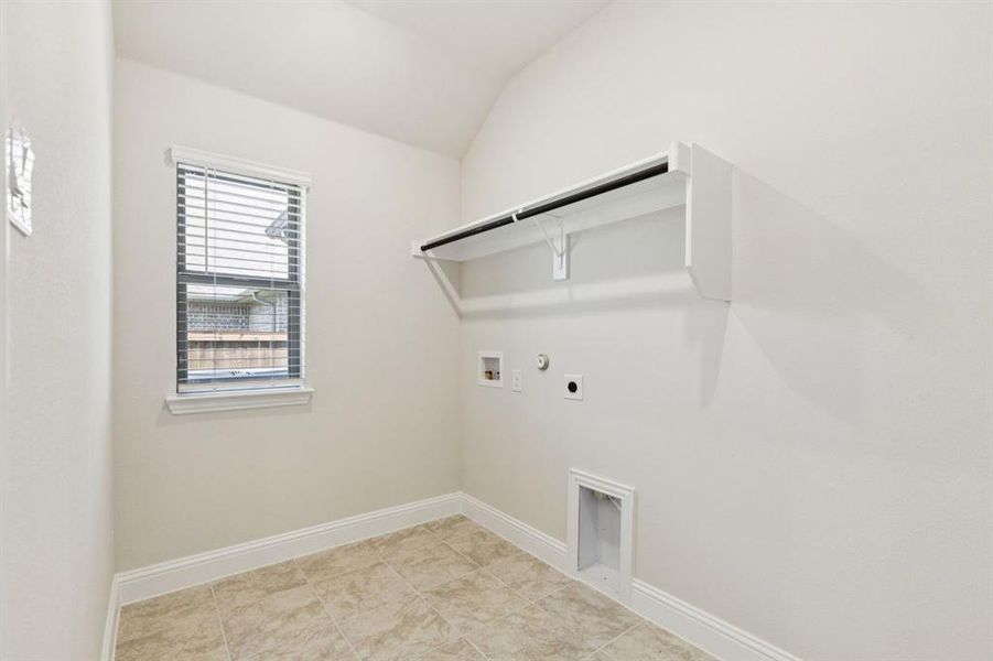 Spacious, unfurnished interior of a new home in Silo Mills, Joshua (Image 11).