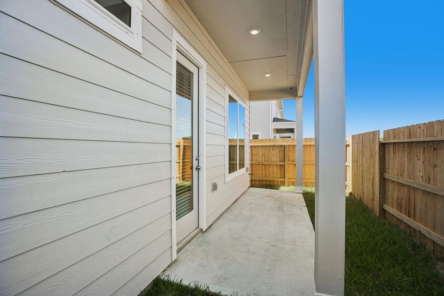 Exterior details and patio area of a home in Kemah Crossing - Luxe Series, Kemah (Image 19).