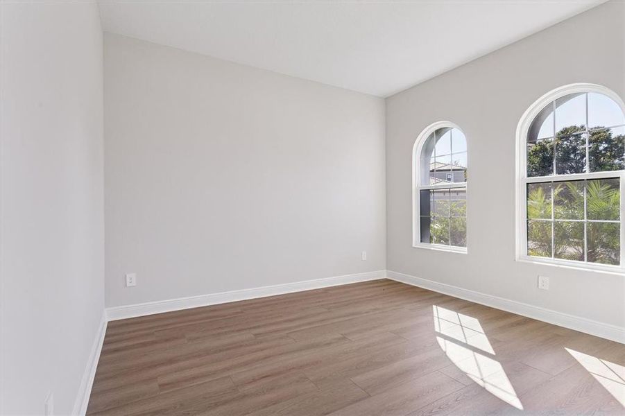 Spacious, unfurnished interior of a new home in Crestwood Estates, Valrico (Image 22).