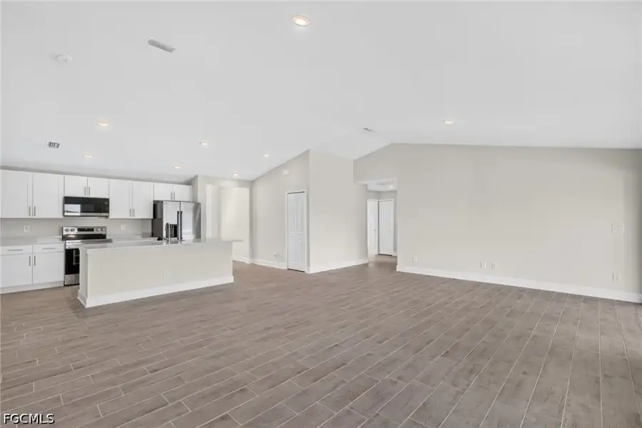 Spacious, unfurnished interior of a new home in Cape Coral, Cape Coral (Image 17). Spacious, unfurnished interior of a new home in Cape Coral, Cape Coral (Image 17).