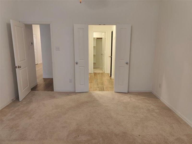 Spacious, unfurnished interior of a new home in Preserve at Honey Creek, McKinney (Image 15).