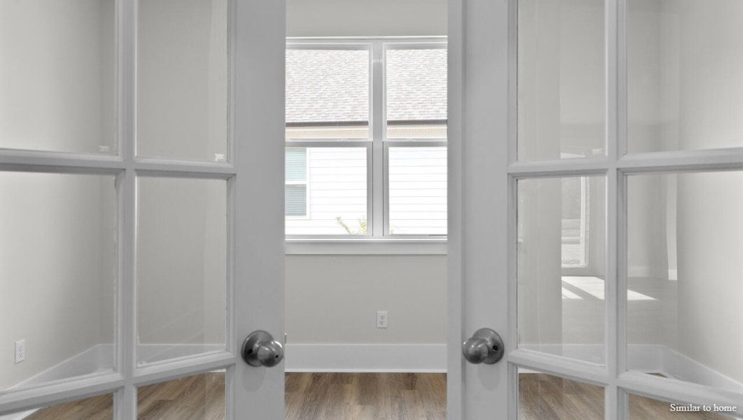 Representative unfurnished interior of a home built from the Martin by D.R. Horton in Merchant Point, Jacksonville (Image 18).