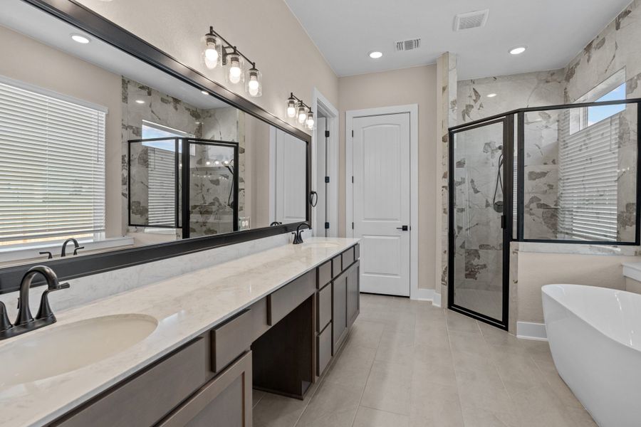 Representative furnished interior of a home built from the Layla by Chesmar Homes in Sienna Lakes, San Antonio (Image 6).