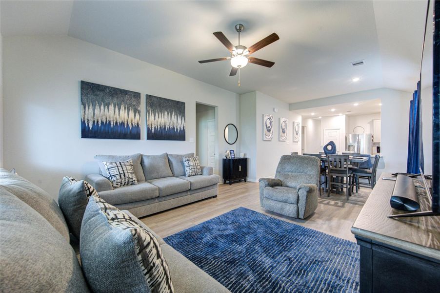 FAMILY ROOM FAMILY ROOM