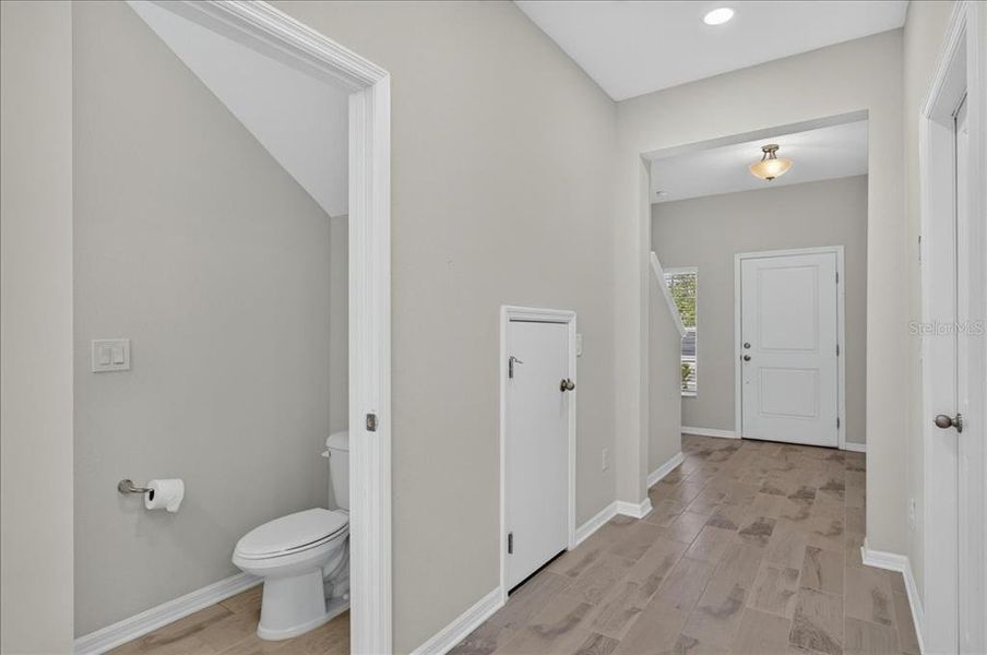 Spacious, unfurnished interior of a new home in Calusa Creek, Riverview (Image 33).