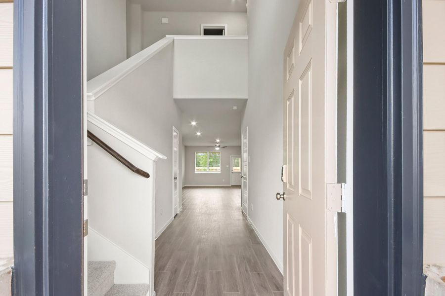 Spacious, unfurnished interior of a new home in Mackenzie Creek, Conroe (Image 13). Spacious, unfurnished interior of a new home in Mackenzie Creek, Conroe (Image 13).