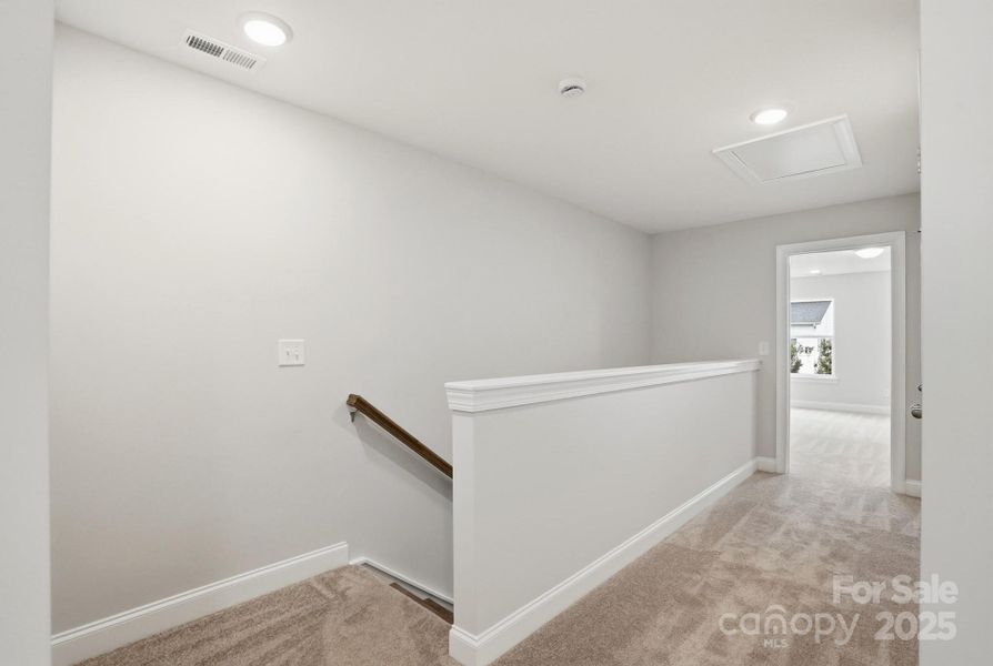 Spacious, unfurnished interior of a new home in Harrisburg Village, Harrisburg (Image 28).