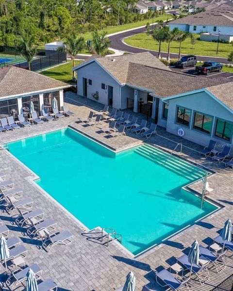 Community amenities in Island Lakes at Coco Bay: Executive Homes, Englewood (Image 9).